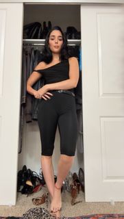 Indiana Massara feet photo thumbnail