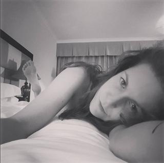 Ines Anioli feet photo thumbnail