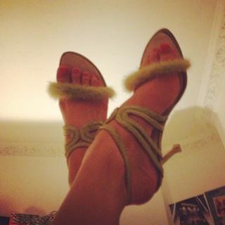 Ines Anioli feet photo thumbnail