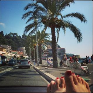 Ines Anioli feet photo thumbnail