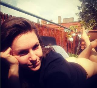 Ines Anioli feet photo thumbnail