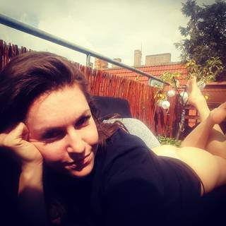 Ines Anioli feet photo thumbnail