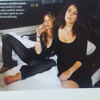 Ines Anioli feet photo thumbnail