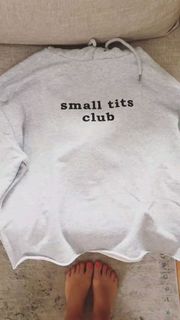 Ines Anioli feet photo thumbnail