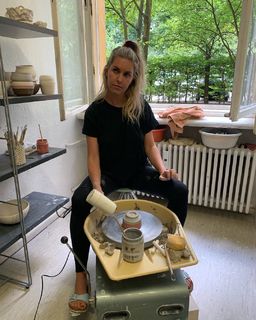 Ines Anioli feet photo thumbnail