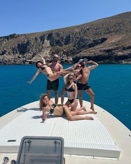 Ines Anioli feet photo thumbnail