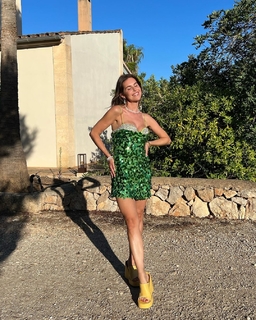 Ines Anioli feet photo thumbnail