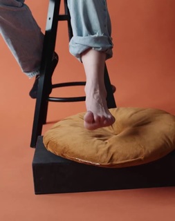 Ines Anioli feet photo thumbnail