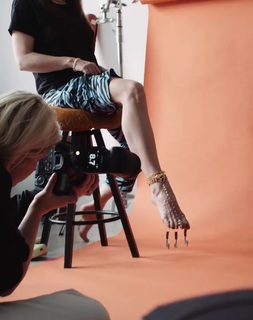 Ines Anioli feet photo thumbnail