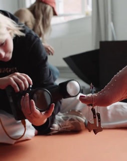 Ines Anioli feet photo thumbnail