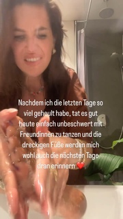 Ines Anioli feet photo thumbnail