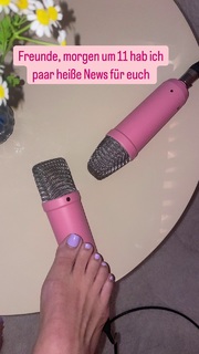 Ines Anioli feet photo thumbnail