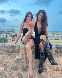 Ines Anioli feet photo thumbnail