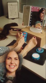 Ines Anioli feet photo thumbnail