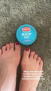 Ines Anioli feet photo thumbnail