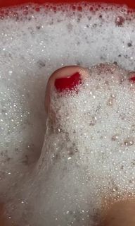 Ines Anioli feet photo thumbnail