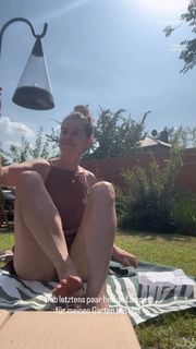 Ines Anioli feet photo thumbnail