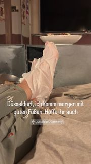 Ines Anioli feet photo thumbnail