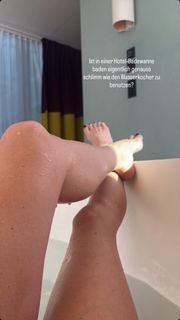 Ines Anioli feet photo thumbnail