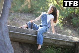 Ines Trocchia feet photo 12