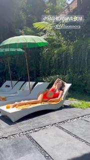 Ines Trocchia feet photo 14