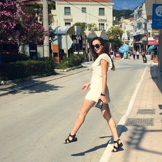 Ingrid Bisu feet photo 6