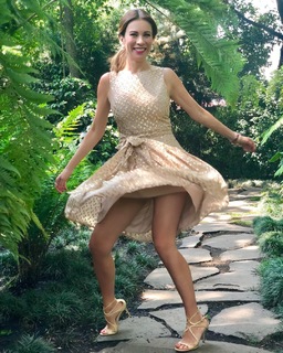 Ingrid Coronado feet photo thumbnail