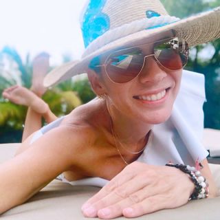 Ingrid Coronado feet photo thumbnail