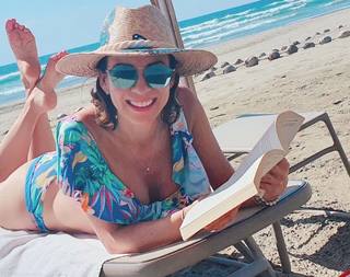 Ingrid Coronado feet photo thumbnail