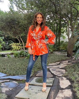 Ingrid Coronado feet photo thumbnail