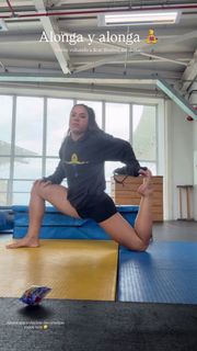 Ingrid De Oliveira feet photo 11