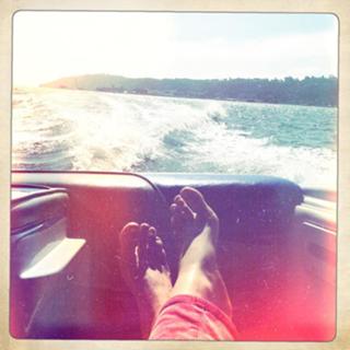 Ingrid Michaelson feet photo 3
