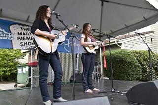 Ingrid Michaelson feet photo 1