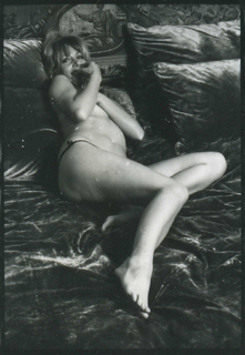 Ingrid Pitt feet photo 16