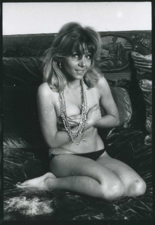 Ingrid Pitt feet photo 10