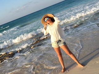 Injy El Mokkaddem feet photo thumbnail
