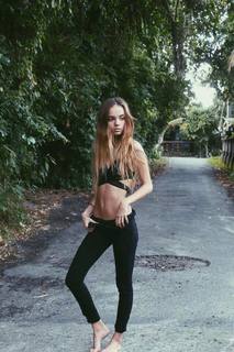 Inka Williams feet photo thumbnail