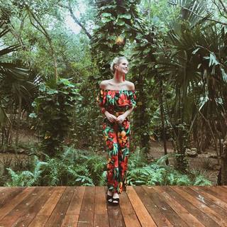 Inna Moll feet photo 3