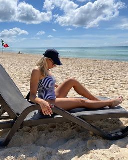 Inés Palombo feet photo 11
