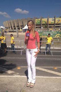 Inés Sainz feet photo thumbnail