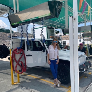 Inés Sainz feet photo thumbnail