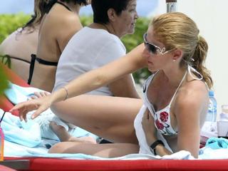 Inés Sainz feet photo thumbnail