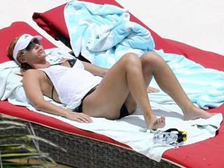 Inés Sainz feet photo thumbnail