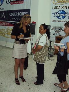 Inés Sainz feet photo thumbnail