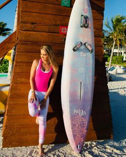 Inés Sainz feet photo thumbnail