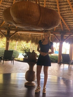 Inés Sainz feet photo thumbnail