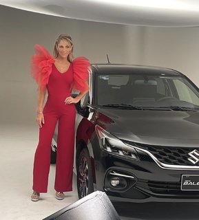 Inés Sainz feet photo thumbnail