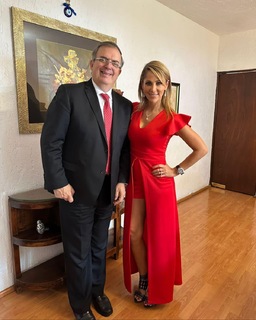 Inés Sainz feet photo thumbnail