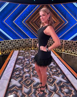 Inés Sainz feet photo thumbnail