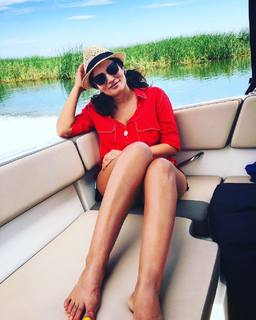 Ioana Ginghina feet photo 9